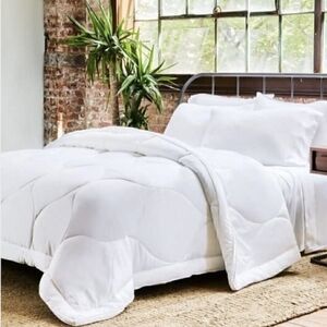 Buffy Cloud Comforter King